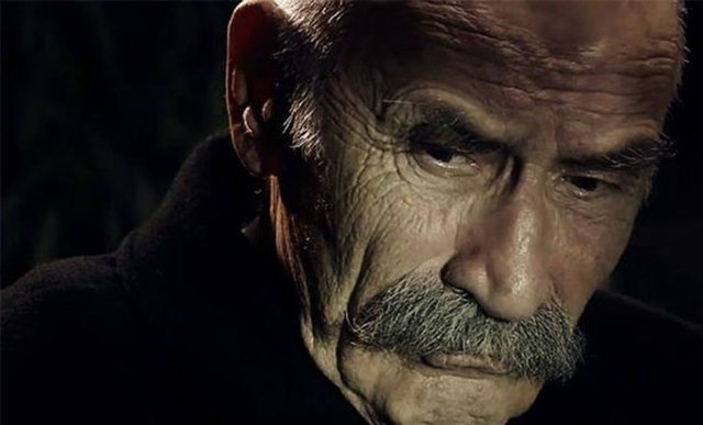 ''Çaresizlik; aradığın çarenin belki tam önünde olması ama onu bulacak vaktin olmamasıdır çaresizlik.'' -  