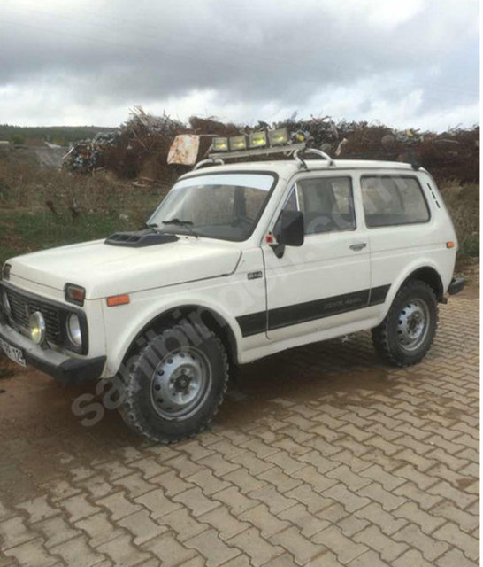 Lada Niva 1.6  - YIL: 1993 - KM: 160.000 - FİYATI: 15.000 TL -  