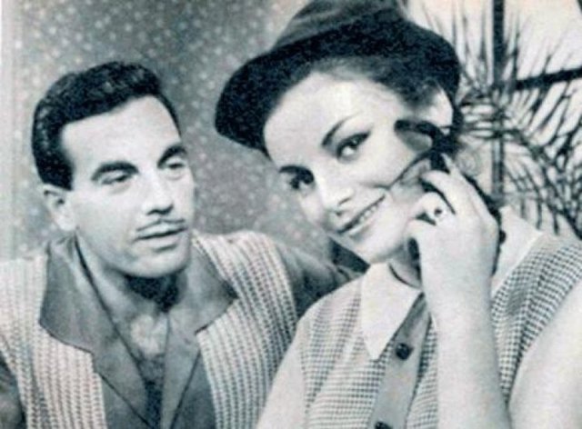 Ayhan Işık'ın yanındaki ünlü sanatçının kim olduğunu tahmin edebildiniz mi?