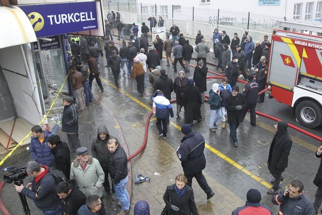 Başkent'in Keçiören ilçesindeki Osmanlı Halk Pazarı'nda çıkan yangın, kontrol altına alındı.