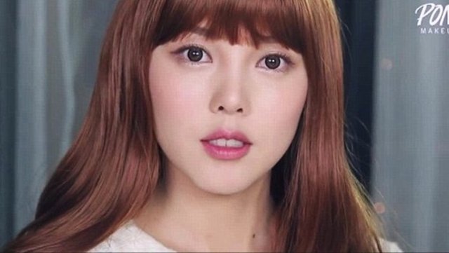 Kore'de yaşayan Hye-Min Park güzellik bloggerı inanılmaz makyaj şovu ile görenleri hayrete düşürdü. Pony takma ismiyle tanınan blogger, 24 farklı kozmetik ürünü kullanarak kendini Taylor Swift'e dönüştürdü. O görüntüler kayıt altına alındı. -  