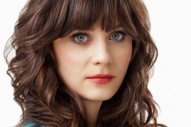 Amerikalı şarkıcı Zooey Deschanel