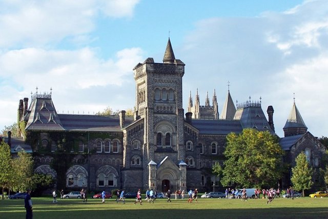 2. Toronto Üniversitesi