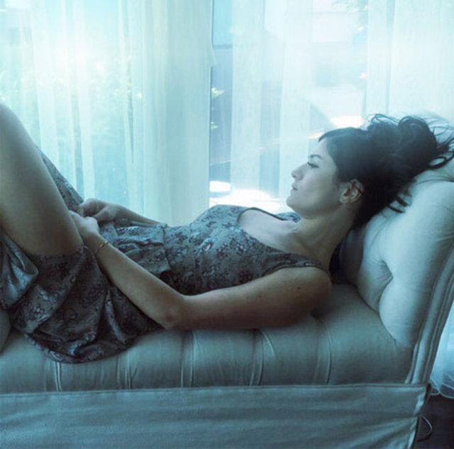 Çakır bu yorumlar üzerine, "İçinizden sevdayı eksik etmesin hayat...Dürüst..sağlam..güzel insanlarla karşılaştırsın...herkes mutlu,herkes huzurlu olsun inşallah...." notuyla paylaştığı ve 22 binden fazla beğeni alan fotoğrafını Instagram hesabından sildi.