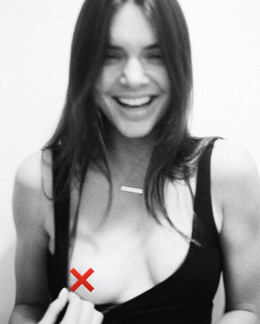 Bu da Instagram'da 40 milyon kişiye ulaşan seksi modelin takipçilerine hediyesi...