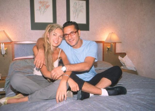 Türkiye, Bilgi Üniversitesi Görsel İletişim Tasarımı Bölümü mezunu Sedef Altıntaş'ı, Mehmet Ali Erbil ile yaptığı evlilik sayesinde tanıdı.