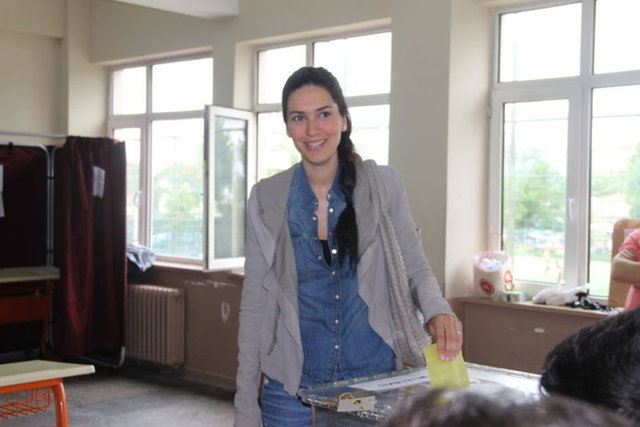 Bergüzar Korel - İstanbul