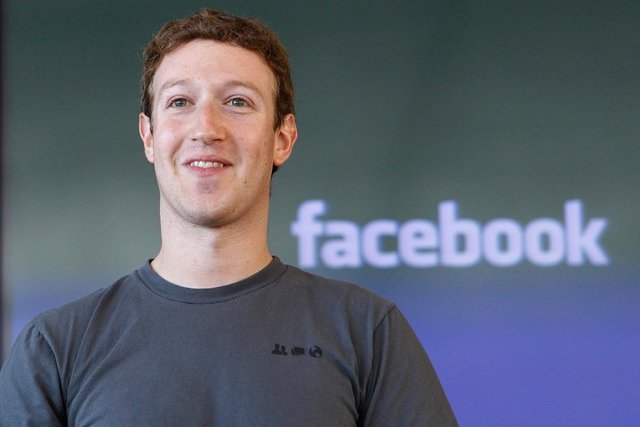 Facebook'un yaratıcı ve CEO'su Mark Zuckerberg -  