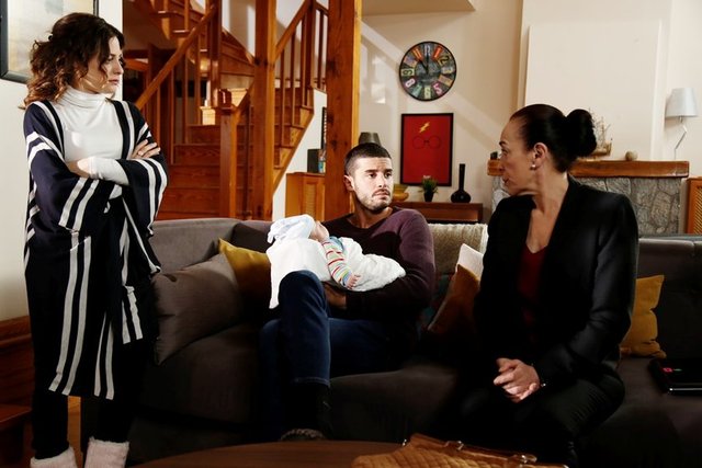 İlişki Durumu Karışık'ta tüm dengeler değişiyor!