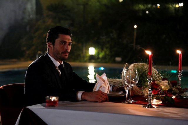 İlişki Durumu Karışık'ta tüm dengeler değişiyor!