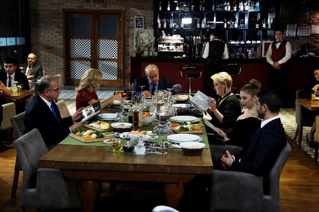 İlişki Durumu Karışık'ta tüm dengeler değişiyor!