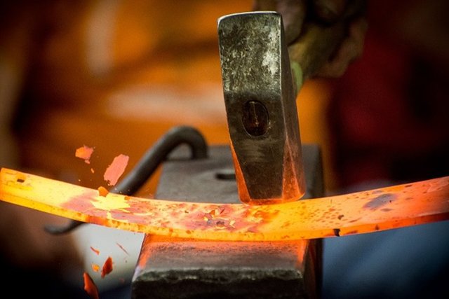 İlerleyen zamanlarda metalleri eritip silahlar ve sağlam aletler yapmasına olanak tanımıştır.