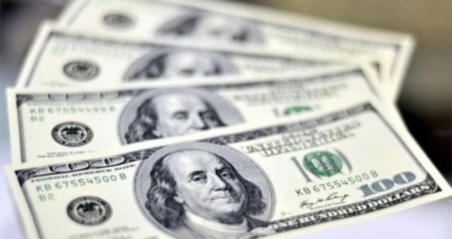 100 dolarlık bir banknot 1 gram kütleye sahiptir.