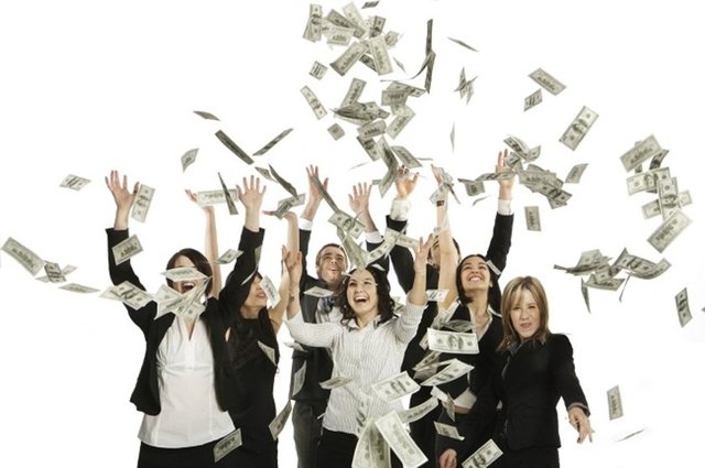 Bill Gates'in yaratacağı dolar yağmuruna maruz kalan 1 insan birkaç saat içinde boğularak ölür.