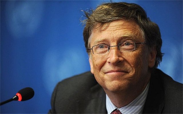 Bill Gates hiç durmadan etrafına 1 dolar fırlatmak isterse tahmini olarak bu eylem kıyamete kadar sürecektir.