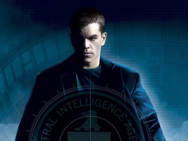 Ancak  Doman, rol aldığı çok sayıda filmde kurtaran değil kurtarılan karakterleri oynadı.  Hem de  Doman'ı kurtarmak için girişilen maceralar gerçek hayatta olsa milyarlarca dolara patlayabilirdi.