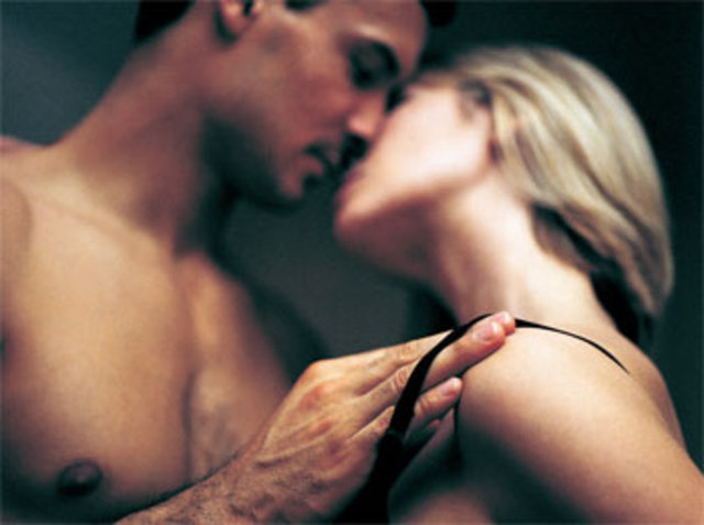 Tabii siz şimdi, "Zaten veriyorlar hormonu 19'lu yaşlarıma geri dönüyorum" demeyin. Şu anki teknolojiyle sizi 40'lı yaşlarınıza sabitleye-biliyorlar. Daha genç yaşlarınıza dönecek bir tıbbi tedavi için biraz daha süre geçmesi gerekiyor. Siz vücuda mümkün olduğunca iyi bakın, benden de selam söyleyin.