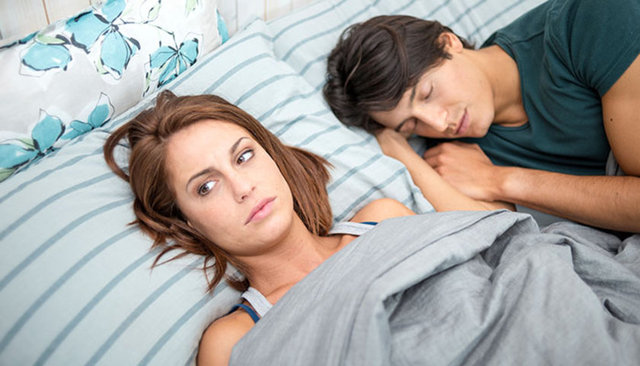 O azın içerisine girebilmenin anahtarını da gene New England Araştırma Enstitüsü veriyor. Testosteronun ileriki yaşlarda düşmesinin en önemli sebepleri, kilo almak, uykusuzluk, kötü beslenmek, sigara içmek ve alkol tüketmek... Yani bel kalınlığı kadın ve erkekte ne kadar fazlaysa libido da o kadar az demektir.