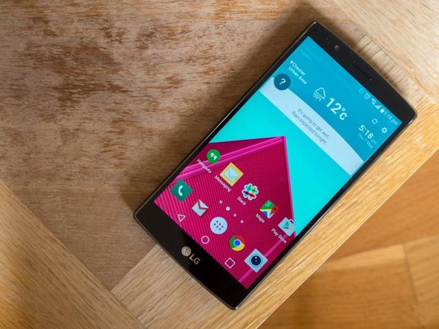 LG G4 BEATEkran boyutu: 5.2 inçİşlemci: 8 çekirdekli 1.5 GhzRAM: 1.5 GBKamera: 8 MPDepolama: 8 GB