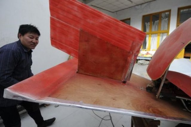 800 DOLARA UÇAK YAPTI! - Çin'in Shandong eyaletinde yaşayan Zhang Xuelin uçma hayali gerçekleşmedi.