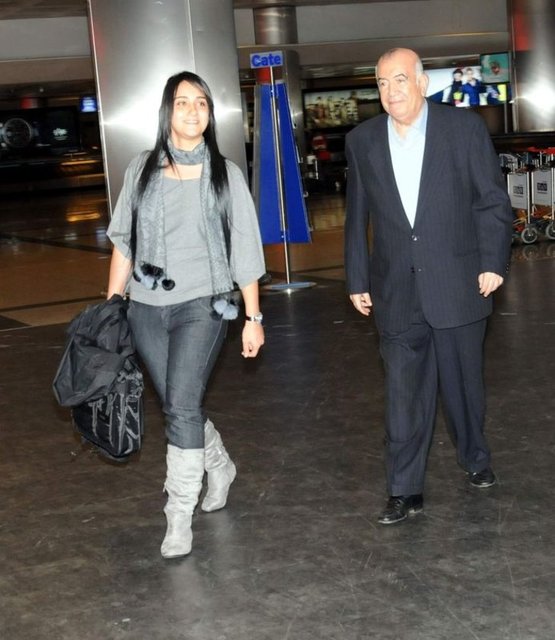 Halis Toprak son olarak kendinden 54 yaş küçük olan  Nazlıcan Tağızade ile evlilik yaptı. 