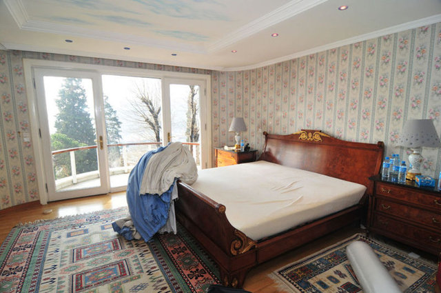 TMSF'nin el koymasıyla birlikte 21 yıl boyunca oturduğu Aslanlı Köşk'ü boşaltıldı.  -   -  