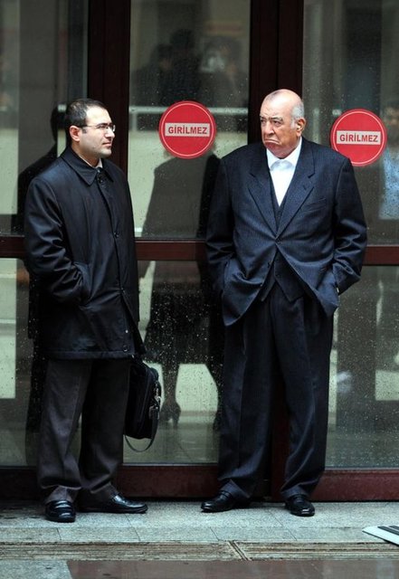 Halis Toprak, Toprak Grubuna ait 22 şirketin ve 21 sanayi tesisinin yönetimini, Toprak Grubu'nun Tasarruf Mevduatı Sigorta Fonu'na olan borcunun tamamını ödeyerek geri aldı. 