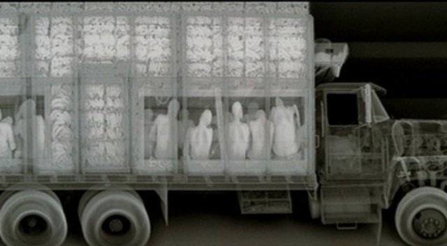 X ışını "backscatter" teknolojisi ile tek taraflı tarama yaparak emniyet ve güvenlik güçlerinin, kaçakçılık ve terörizm olaylarını kontrolünde bilgi edinmesini sağlıyor.