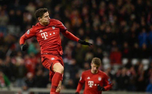 16 - Robert Lewandowski - Bayern Münih - 69.6 milyon Euro