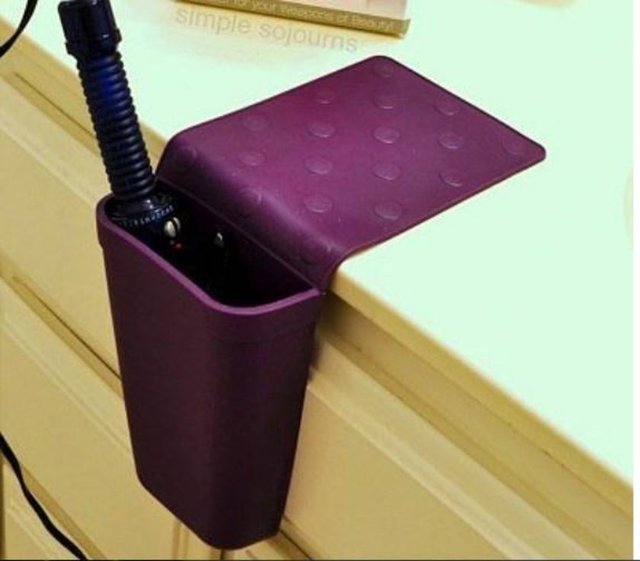 Diğer eşyaları düzleştiricinin yakma olasılığından korumak için ise fotoğraftaki bir yöntem uygulanabilir.