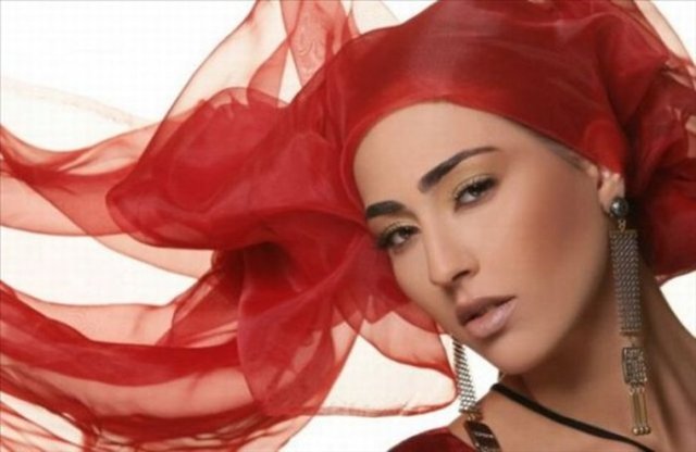 42. Myriam Benzerga, Model, Cezayir