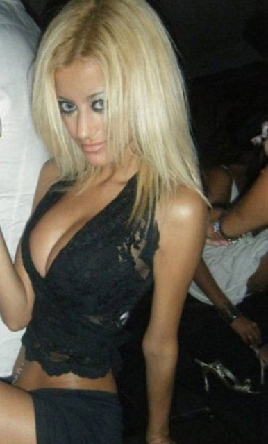 40. Zahia Dehar, model, Cezayir