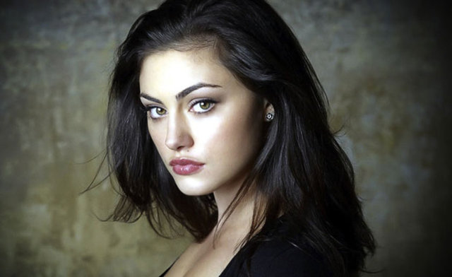 Phoebe Tonkin, Originals dizisinde Elijah'ın deli gibi sevdiği Hayley'i, Phoebe Tonkin'in kendine has duru bir güzelliği var.