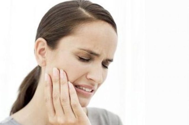 Uykusuz kalmayın  - Vücut direncini artırmak için yeterli sürede uyumak gerekir. Erişkin bir kişi, günde yedi-dokuz saat uyumalıdır. Kalp atımları, kan basıncı ve solunum sayısı uyku sırasında düşer. -  