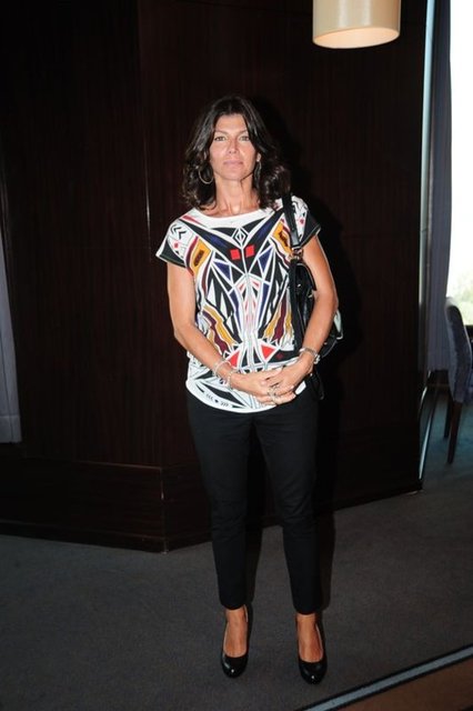 ZEYNEP ÜSTÜNEL