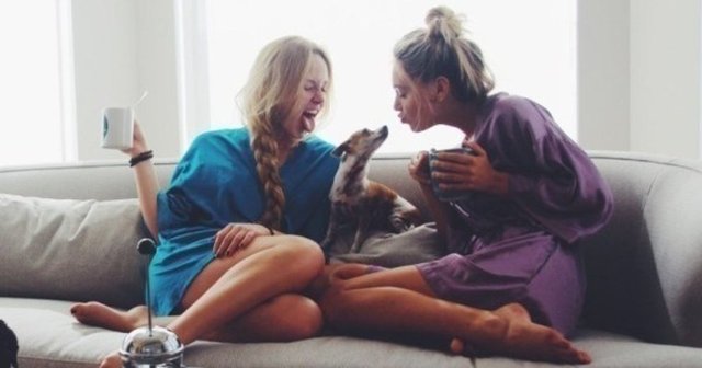 Uzak mesafelerden sonra bir araya gelsenizde çok güzel bir gün geçirirsiniz.  -  