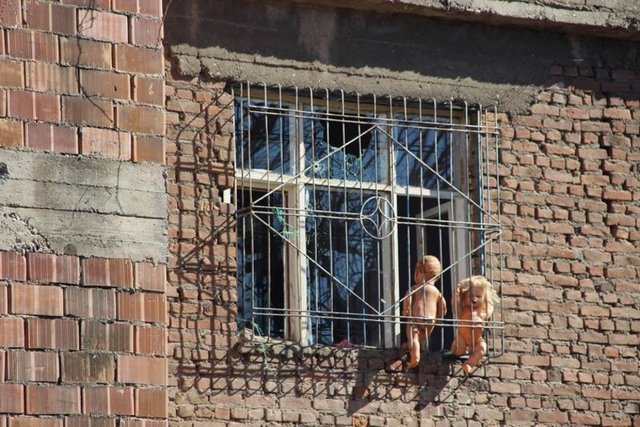 Dört Ayaklı Minare mevkii ile Muallak ve Köprülü sokaklarda yapılan anonslarda şöyle denildi:  - "Son olarak 19 Şubat 2016 tarihinde 6 şahıs, güvenlik güçleri tarafından her türlü tedbir alınarak anonslar yapılarak, Cumhuriyet İlköğretim okulu bölgesinde tahliye edildi. 