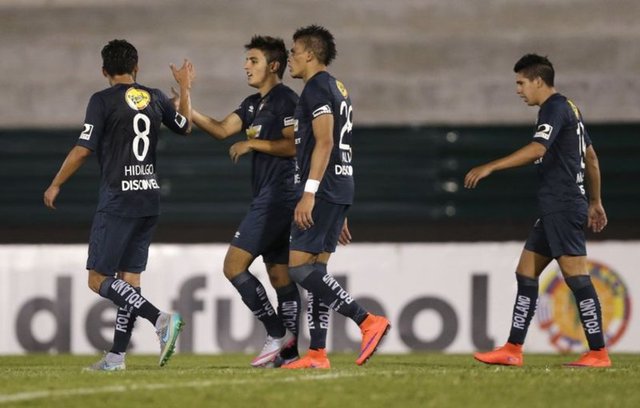 90 -  LDU de Quito - Ekvador - 135,00