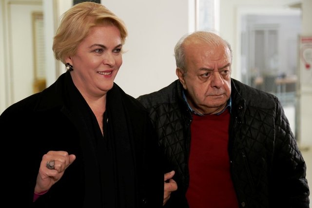 Ayşegül gizli konuşmayı duyacak mı?