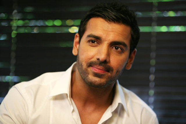 Hangi tekniğin seçileceğine kişinin istekleri-beklentileri ve yüz yapısı değerlendirildikten sonra karar verilebilir.John Abraham