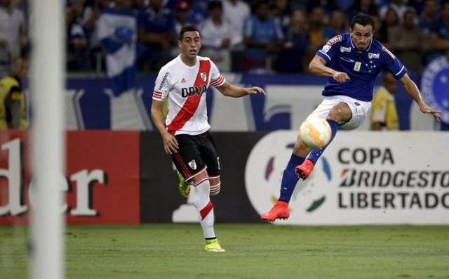 LEANDRO DAMİAOSantos  ==> Real Betis