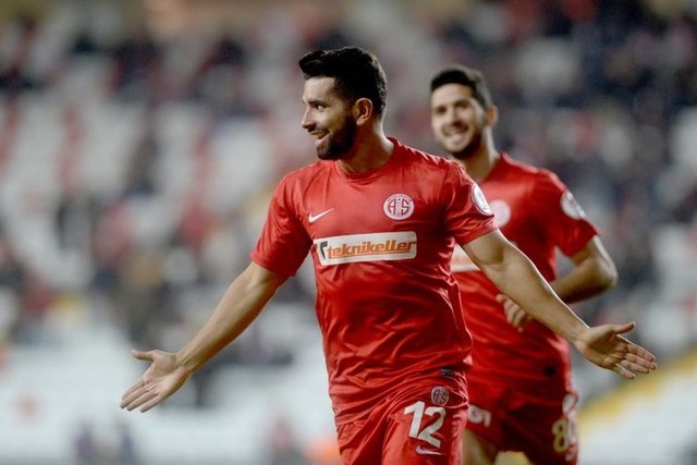 GUİLHERMEAntalyaspor ==> Corinthians - 1.3 milyon Euro