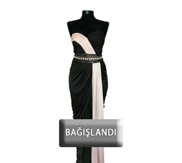 EBRU GÜNDEŞ'İN BAĞIŞLADIĞI ELBİSE