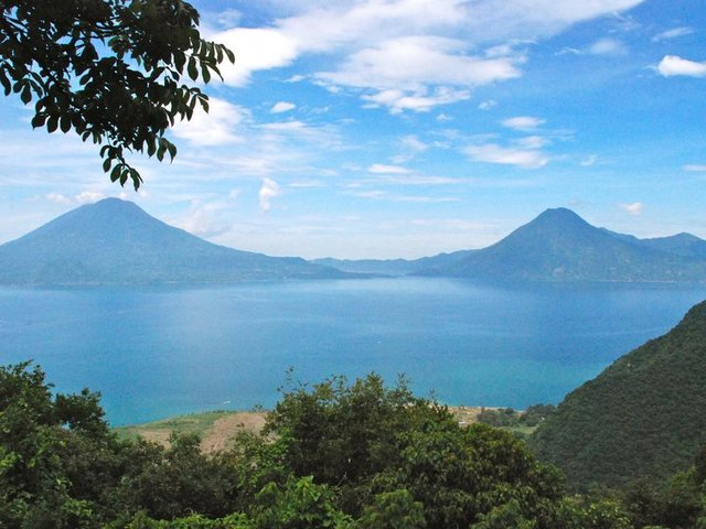 Solola, GuatemalaYapabileceğiniz tüm sporlar burada... Kayığa binmek istiyorsanız kesinlikle binin, tüplü dalış ekibine katılın, yürüyüş, yanardağ turları ve kaya tırmanışı gibi sporlarla ilgilenin ve Guatemala'yı keşfedin.