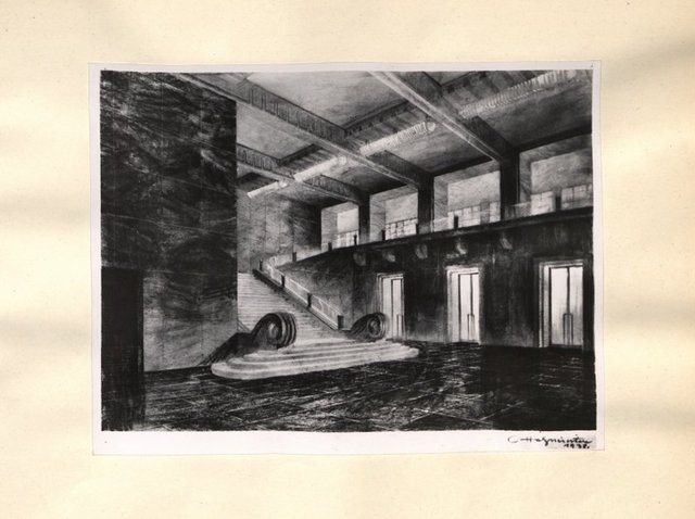 Beş katlı binanın ön cephesi 248 metredir.