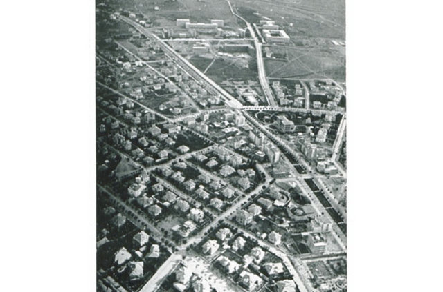 1957 yılından sonra inşaata tekrar hız verildi ve bina Ocak 1961'de kullanılmaya başlandı.