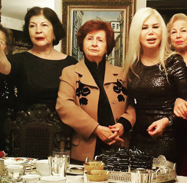 TÜRKAN SABANCI, ESİN DEMİRÖREN