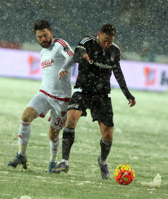 Talimatlara göre karşılaşmanın 24 saat sonra oynanması gerekiyordu ancak İstanbul'da daha da yoğun kar yağışı beklendiği için, mücadelenin ileri bir tarihe ertelenmesine karar verildi.
