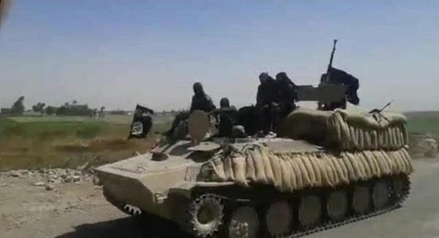 MT-LB Zırhlı Araç - BRDM-2 ile benzer özelliklere sahip olan MT-LB zırhı araçlardan DAEŞ'in elinde 2 tane bulunuyor.