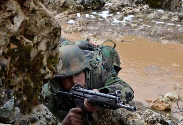 Isparta Terörizmle Mücadele Eğitim ve Tatbikat Merkezi Komutanlığı 16'ncı dönem sözleşmeli erbaş ve erleri tarafından, 04-07 Ocak 2016 tarihleri arasında dönem sonu tatbikatı yaptı. Genelkurmay Başkanlığı, tatbikata ilişkin fotoğrafları yayınladı.